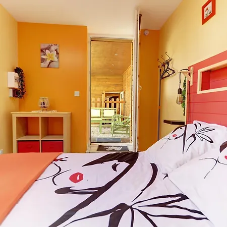 La Petite Maison Du Montjard בית נופש