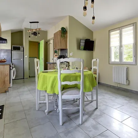 La Petite Maison Du Montjard *