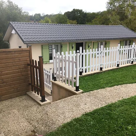 La Petite Maison Du Montjard * Acy